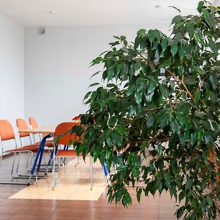 Sami Swoi Kutno Hostel Eksteriør bilde
