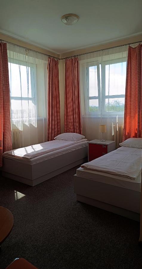 Sami Swoi Kutno Hostel Eksteriør bilde