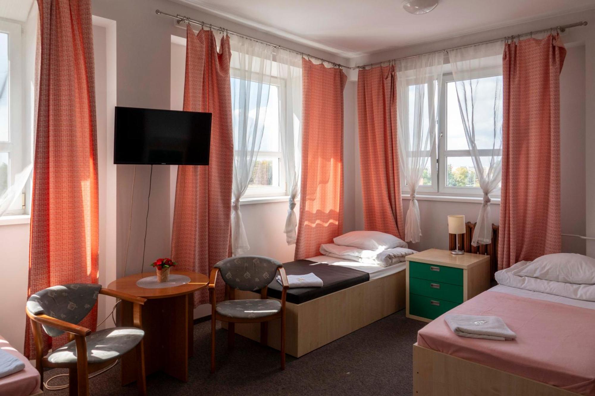 Sami Swoi Kutno Hostel Eksteriør bilde