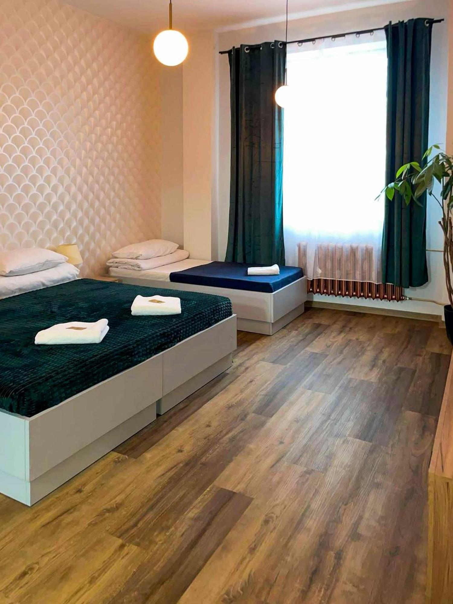 Sami Swoi Kutno Hostel Eksteriør bilde